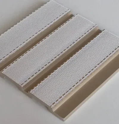 listones de pared imitación cuero blanco